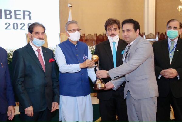Jazib Zaman receiving Presidential Exports Trophy - TechAbout CEO Jazib Zaman Wins Prestigious Presidential Export Trophy 2020